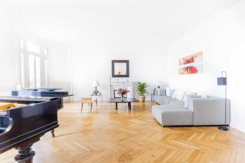 Exceptional apartment - 3BR-7P- Auteuil, Paryż