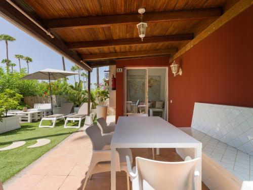 Cozy house with private jacuzzi Maspalomas - image 2