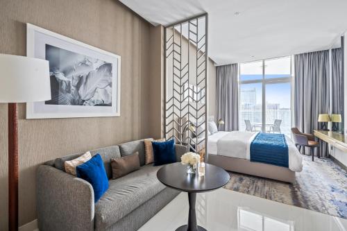 Stylish Business Bay Apartment With Canal View, Dubai (foto 3)