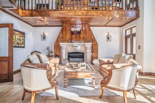 Villa Zwaanswyk 5 Bedroom Retreat near Silvermine Nature Reserve