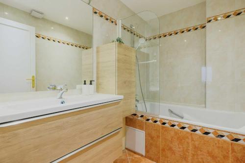Modern Apartment - 2BR- 4P - Champ-de-Mars - image 8