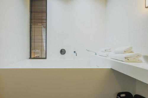 Modern flat -1BR-2P- in the heart of the Marais - image 9
