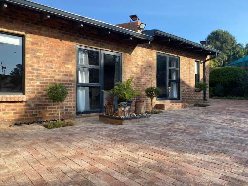 MK & R Guesthouse in Alberton