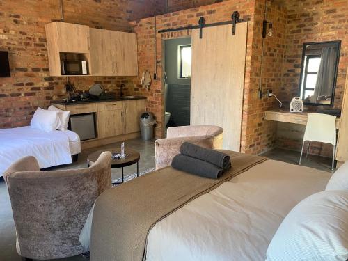 MK & R Guesthouse in Alberton