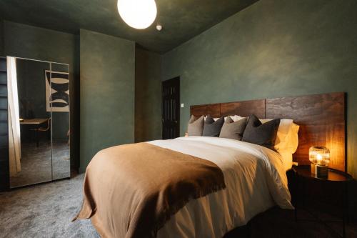 Luxury 3 Bed Home Near Peak District with Cinema Room in 利德蓋特