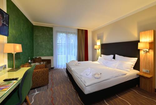 Landhotel Schnuck in ชเนเฟอร์ดินเกน