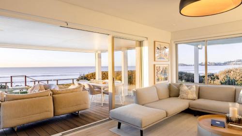 Instalaciones, Surfers Corner on Wamberal Beach in Terrigal