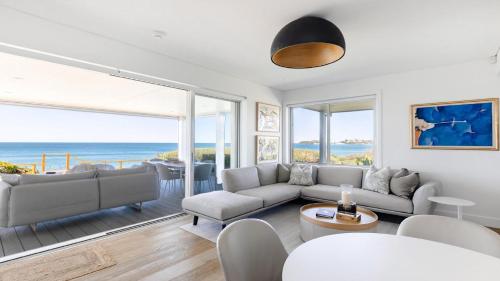 Instalaciones, Surfers Corner on Wamberal Beach in Terrigal