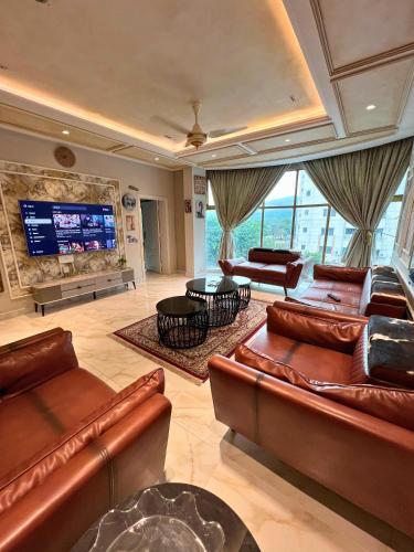 Park 2BHK mountain view for family