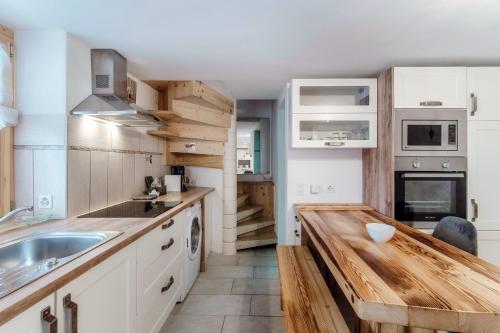 Casa Edera by Quokka 360 - Romantic Wooden House - Apartment - Solduno