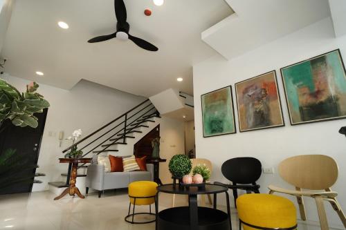 20 Boeing Apt, Manila