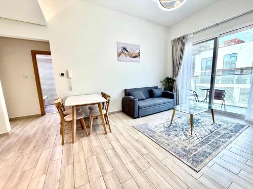 Comfort Meets Style 2BR in Oxford Residence, Dubai (foto 2)