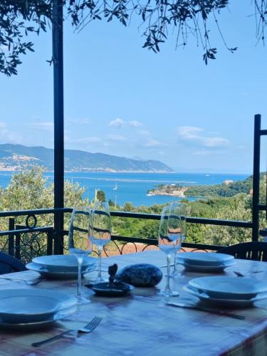 Kert, Casa con Giardino e Vista Mare in Fezzano