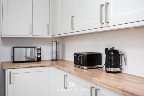 Kitchen, Stylish 3-Bed - Newcastle City Centre - Long Stays in Walkergate