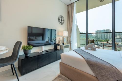 Walking distance to Dubai Miracle Garden and Butterfly Garden, Few minutes drive to Mall of the Emirates and IMG Worlds of Adventure - Samana Park Views, Arjan by Deluxe Holiday Homes, Dubaj (zdjęcie 7)