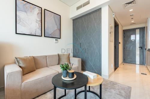 Walking distance to Dubai Miracle Garden and Butterfly Garden, Few minutes drive to Mall of the Emirates and IMG Worlds of Adventure - Samana Park Views, Arjan by Deluxe Holiday Homes, Dubaj (zdjęcie 9)