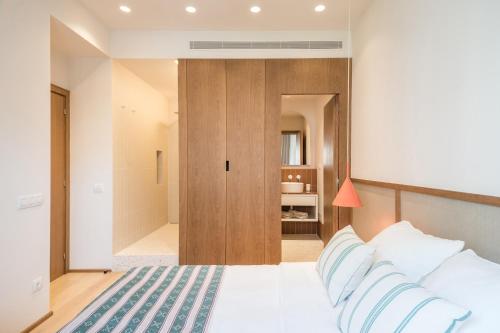 Mediterranean Retreat with 4-Bedroom, 3-Bath Apartment in Barcelona, Barcelona (Foto 7)
