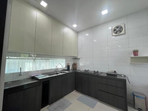 Asimmy Homestay Semi-D with 4 rooms in Sungai Jawi