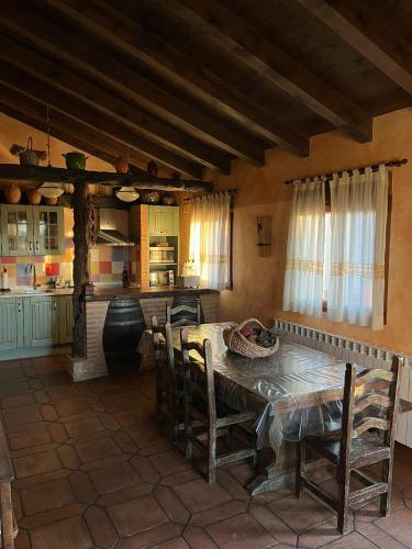 virtuve, Casa Rural La Charolesa in Berlanga Deduero