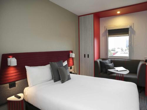 Ibis Sydney Airport Hotel - image 2