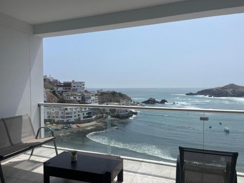 Departamento único con vista al mar y terraza