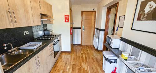 Kitchen, Duddingston Guest House - Rooms Only in Duddingston