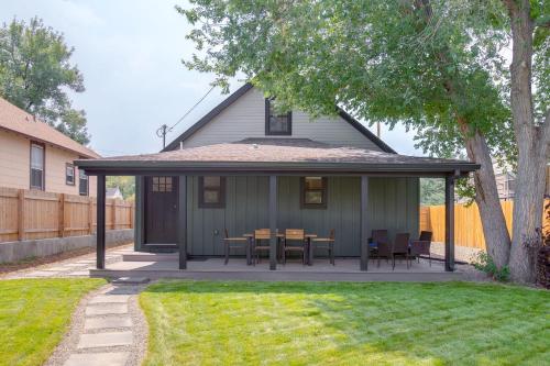 Walk to Med Ctrs and Dtwn Englewood Modern Home in Englewood (CO)