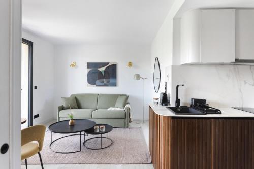master La Rambla Room Type - One bedroom Apartment with Balcony