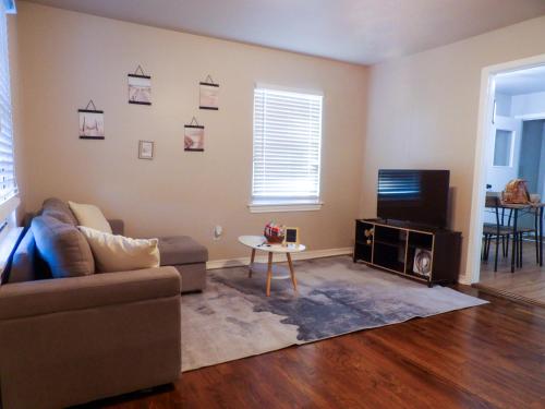 House in Dallas, near UTSW, Downtown and Airport