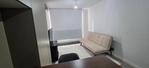 Depto acogedor cerca del Metro hasta 3 huéspedes