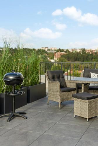 Sunny apartment with terraces in Královo Pole (Sunny apartment with terraces in Kralovo Pole) in คราโลโว โปเล