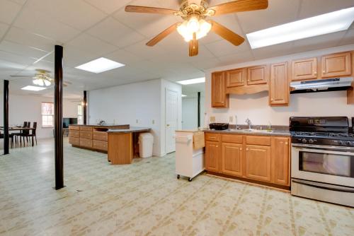 Near Trails and Live Music Cozy Atlanta Apt! in South Fulton