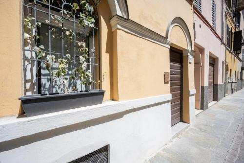 Entrada, Paloma in Parma