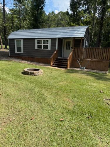 Trails , Tails , and Scales Cabin 2 in Wiergate