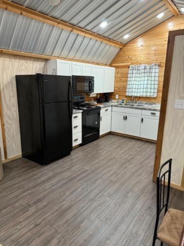 Trails , Tails , and Scales Cabin 2 in Wiergate