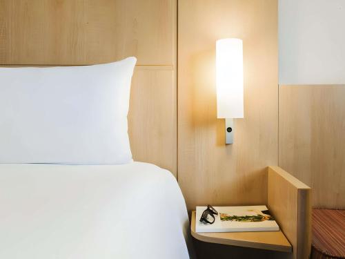 2 twin beds