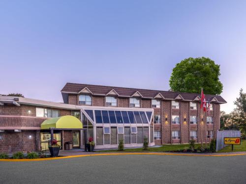 Super 8 by Wyndham Toronto East ON, Торонто (фото 3)