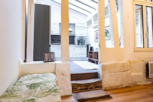 6 Guests Flat in heart of Paris - Pompidou, Paris (photo 10)