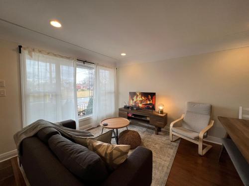 Family-Friendly 3-Bedroom Getaway in Golden in Welland