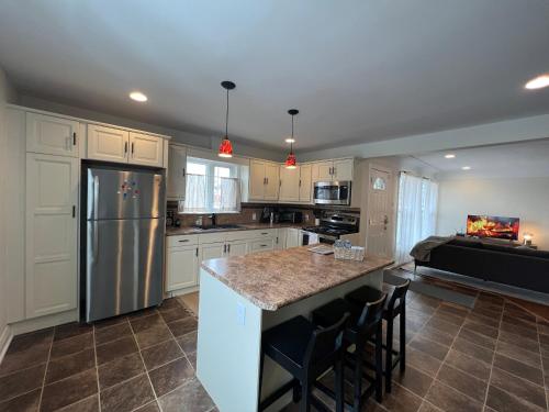 Family-Friendly 3-Bedroom Getaway in Golden in Welland