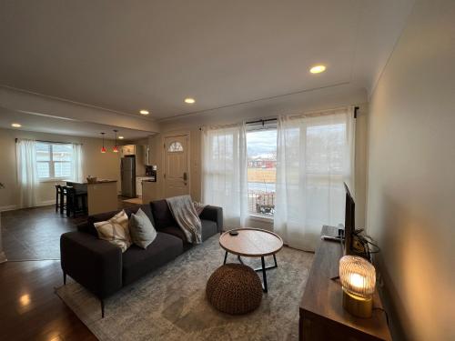 Family-Friendly 3-Bedroom Getaway in Golden in Welland