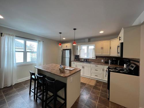 Family-Friendly 3-Bedroom Getaway in Golden in Welland