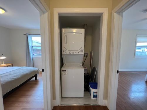 Family-Friendly 3-Bedroom Getaway in Golden in Welland
