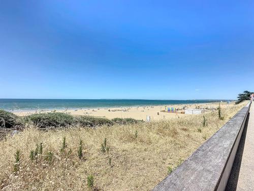 Holiday Home Terre Océane by Interhome (Holiday Home Terre Oceane by Interhome) in Saint Michel Chef Chef