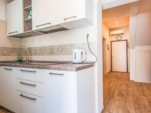 Apartment Deva by Interhome in 蒙泰卡蒂尼泰爾梅