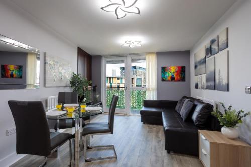 Vista Verde - Luxury City Penthouse 2BR - Sleeps up to 6 - Parking, Birmingham