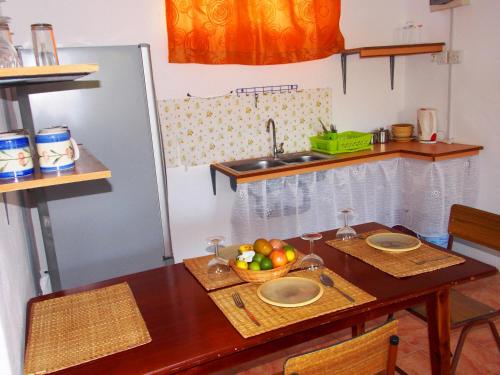 مطبخ, دار ضيافة لو ماكوا (Le Macoua Guest House) in Pointe Coton