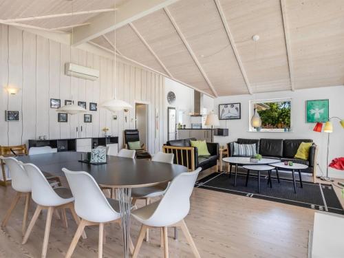 Holiday Home Rosamunde - 700m from the sea by Interhome in Skovby