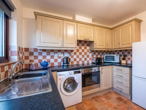Holiday Home Coiltie House by Interhome in Drumnadrochit Town Center