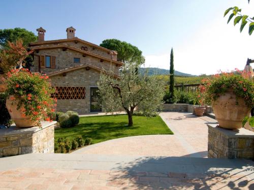 Holiday Home Il Fienile by Interhome in Castellinuzza